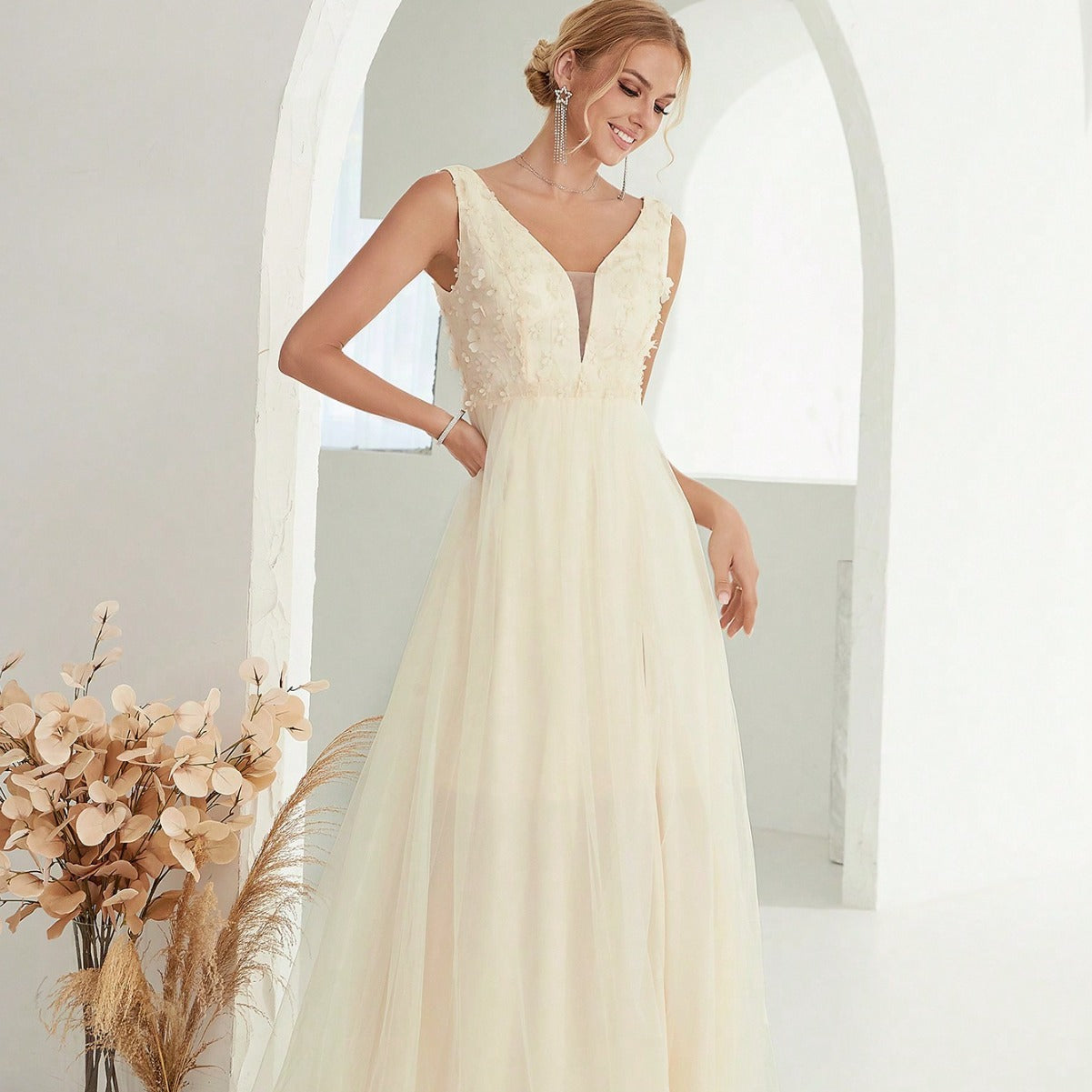 Evening Dress Sexy V neck Sleeveless Lace Wedding Dress