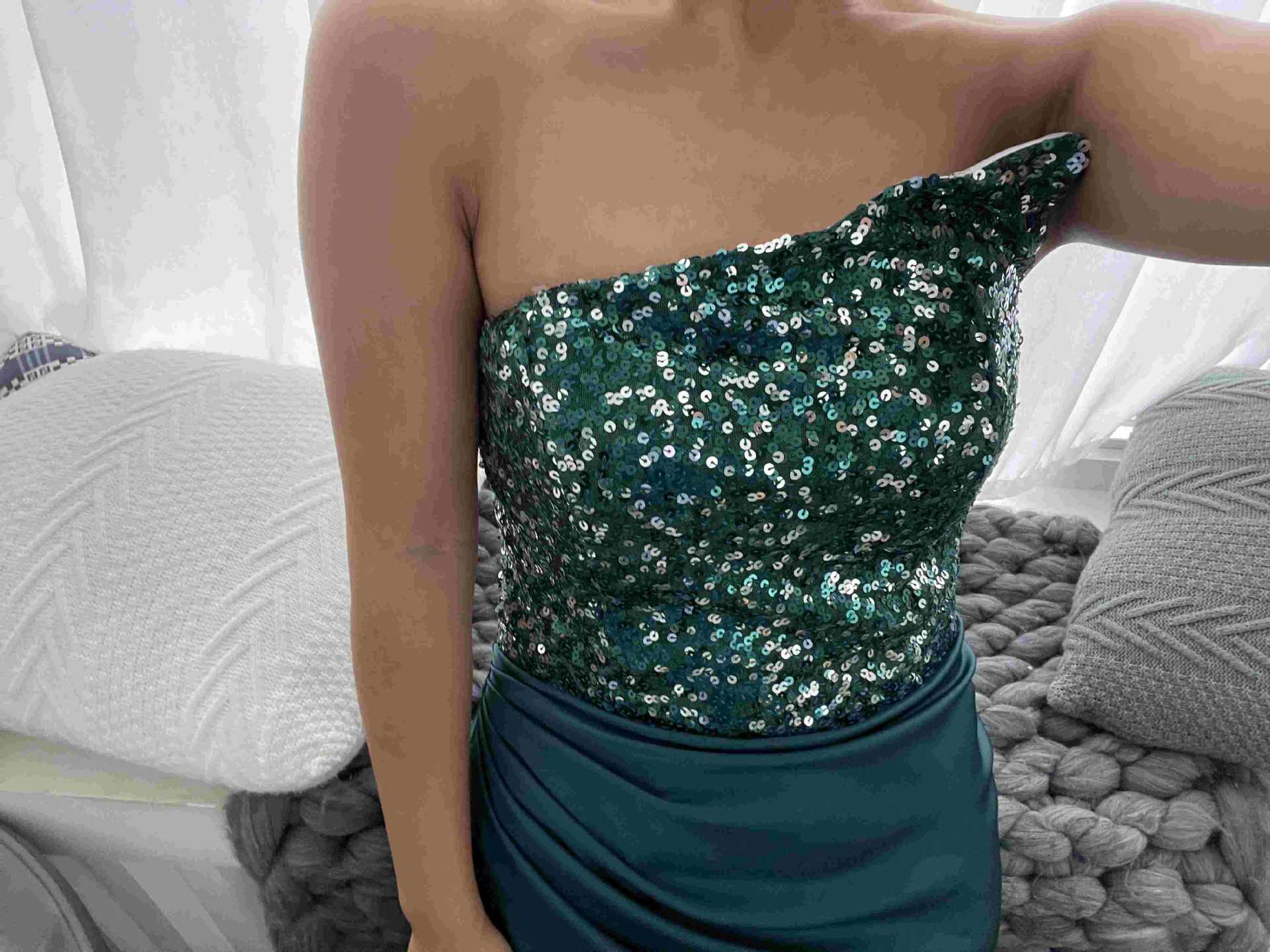 Selena Green Sequined Long Sleeve Evening Dress Something She Likes Wholesale Selena Green Sequined Long Sleeve Evening Dress Something She Likes Wholesale